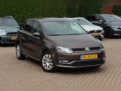 Volkswagen Polo - 1.2 TSI Comfortline / NL Auto / 2de Eign. / Trekhaak / CarPlay / Armsteun / Bluetooth / Ge