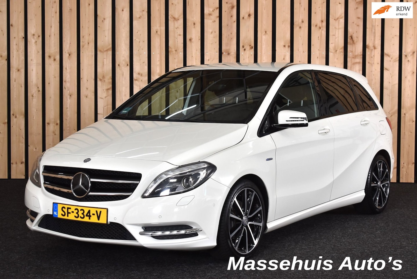 Mercedes-Benz B-klasse - 200 Ambition Automaat 156pk Bi-xenon Clima Cruise Stoelverw. 18" + Nwe APK - AutoWereld.nl