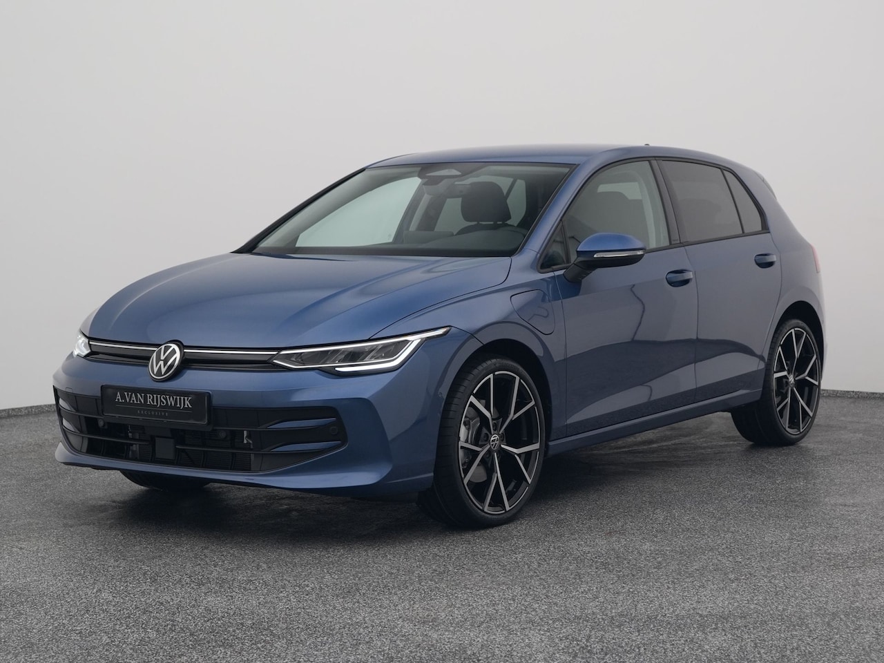 Volkswagen Golf - 1.5 eHybrid Life Edition | CAMERA | ADAPTIVE | STOEL- EN STUURVERW. - AutoWereld.nl