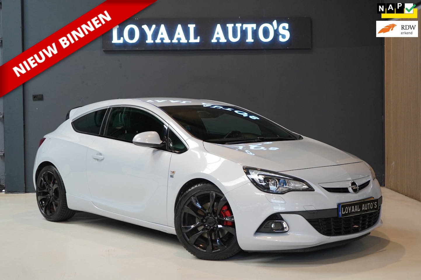 Opel Astra GTC - 1.6 Turbo Sport | CRUISE | PDC | NAVI | NAP | AIRCO | APK - AutoWereld.nl