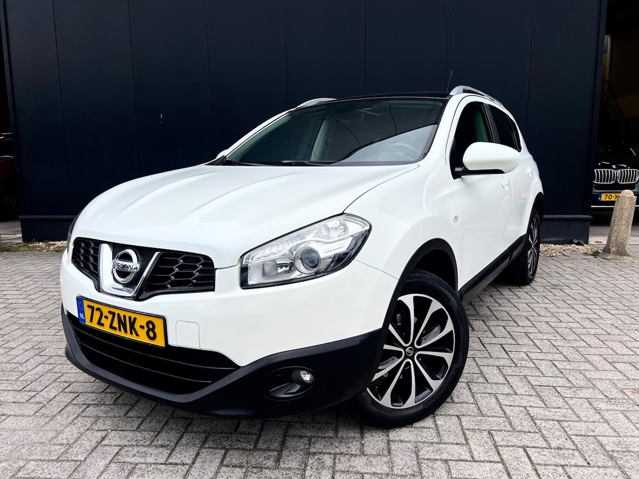 Nissan Qashqai - 1.6 '13 Panodak/19'Lm/Navi/Org 104dkm!! - AutoWereld.nl