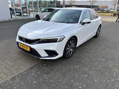 Honda Civic - 2.0 e:HEV Hybrid Elegance | Pdc | P.cam | Navi | Dealer onderhouden