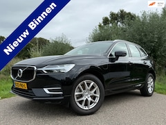 Volvo XC60 - 2.0 T8 Twin Engine AWD Momentum Pro Automaat / Panoramadak / Leder / Camera / Navi / 18" V