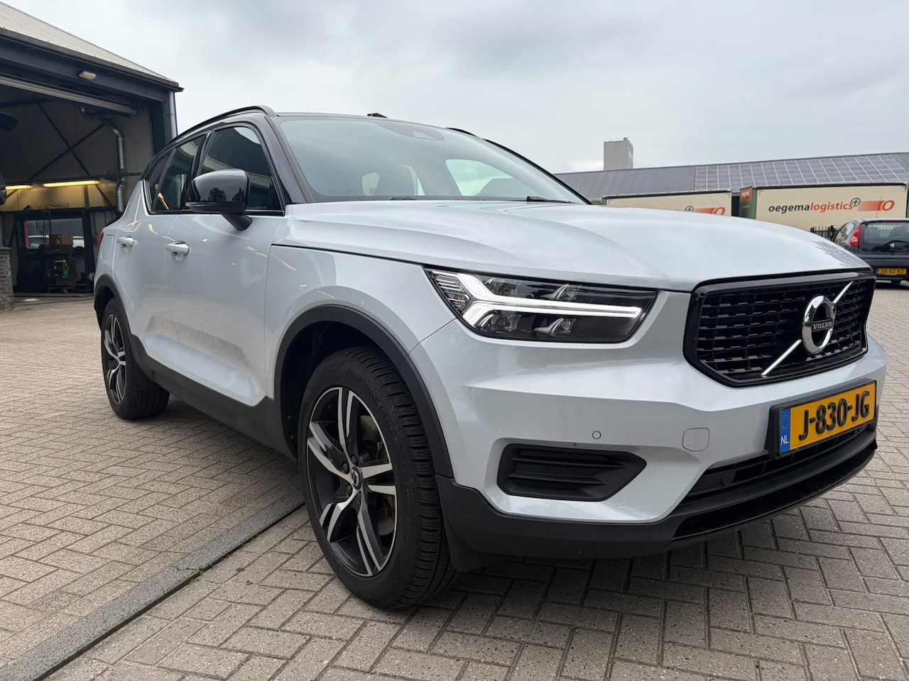 Volvo XC40 - 1.5 T5 Recharge R-Design limited - AutoWereld.nl