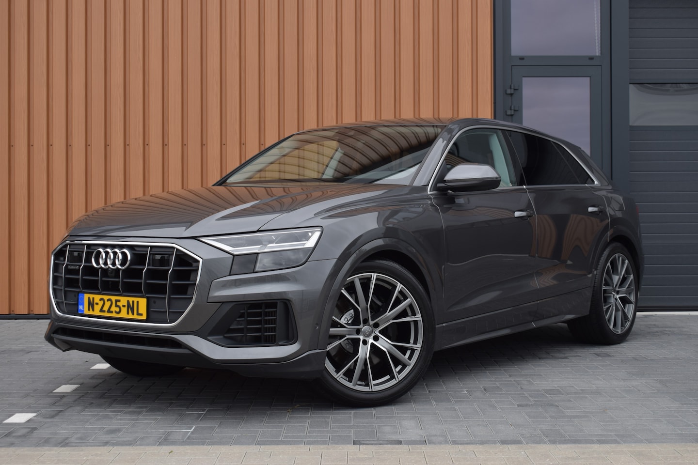 Audi Q8 - 55 TFSI e Quattro | Luchtvering | Trekhaak | B&O | Leer | 360 camera - AutoWereld.nl