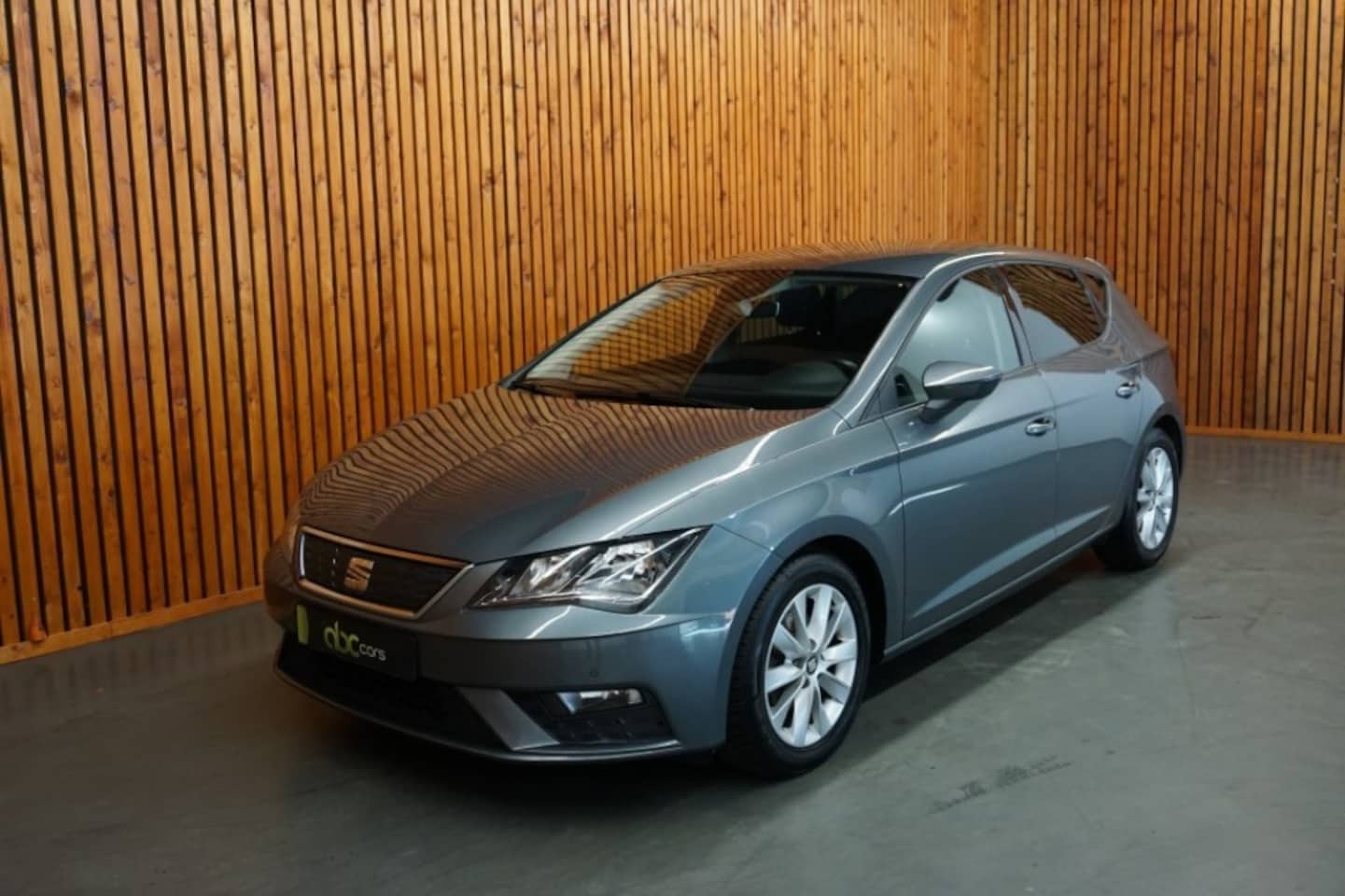 SEAT Leon - 1.0 ECOTSI STYLE BUSINESS INTENSE AUTOMAAT NAVIGATIE / CLIMA - AutoWereld.nl