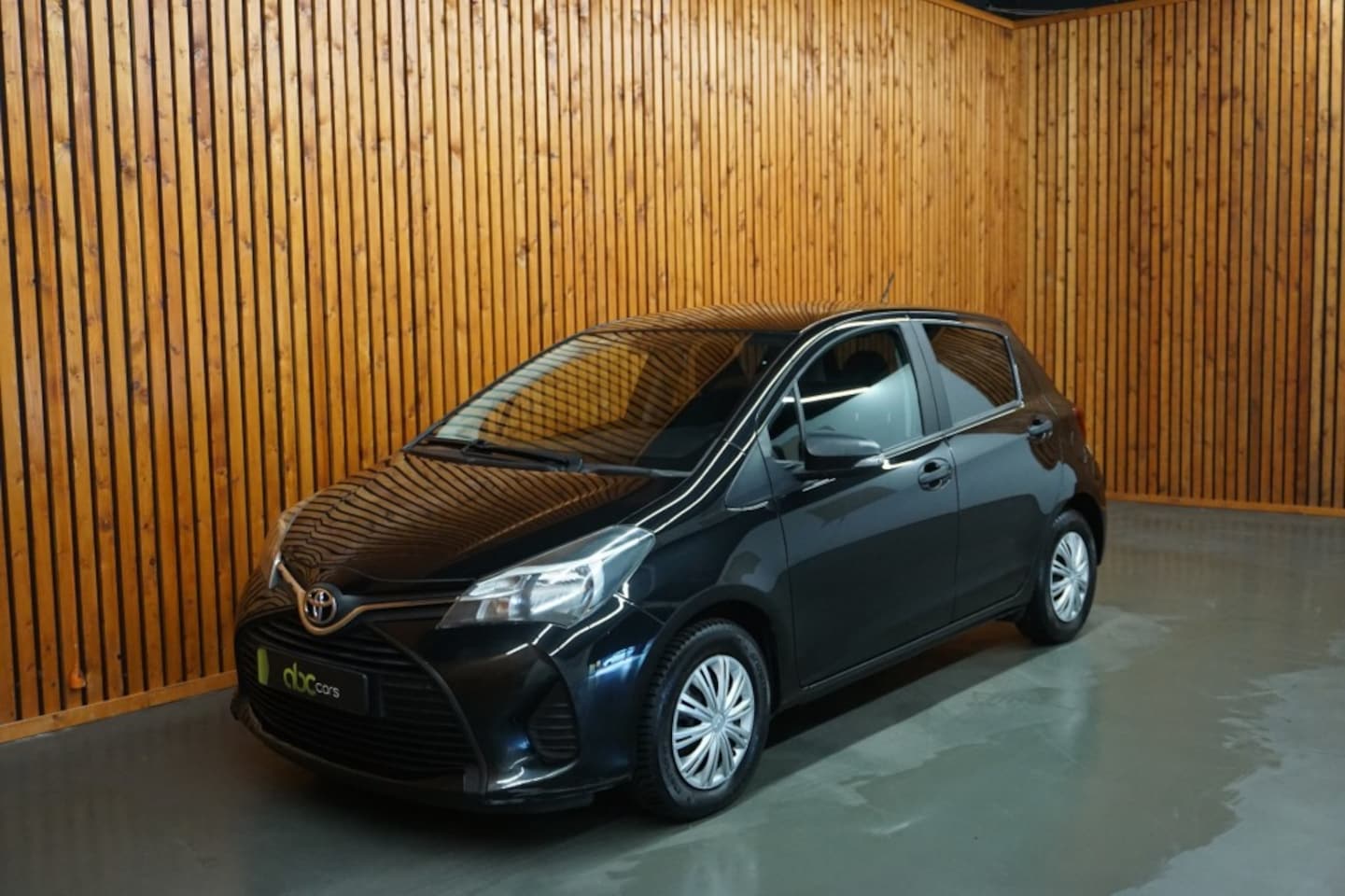 Toyota Yaris - 1.0 VVT-I ENERGY 5.DRS Airco / Elk.Pakket - AutoWereld.nl