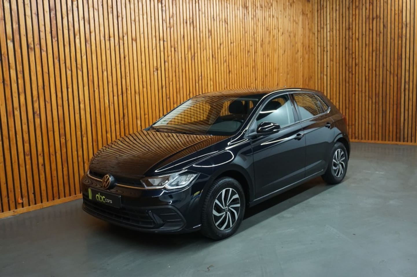 Volkswagen Polo - 1.0 TSI LIFE BUSINESS 5DRS AUTOMAAT / CLIMA / NAVIGATIE - AutoWereld.nl