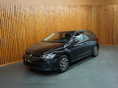 Volkswagen Polo - 1.0 TSI LIFE BUSINESS 5DRS AUTOMAAT / CLIMA / NAVIGATIE