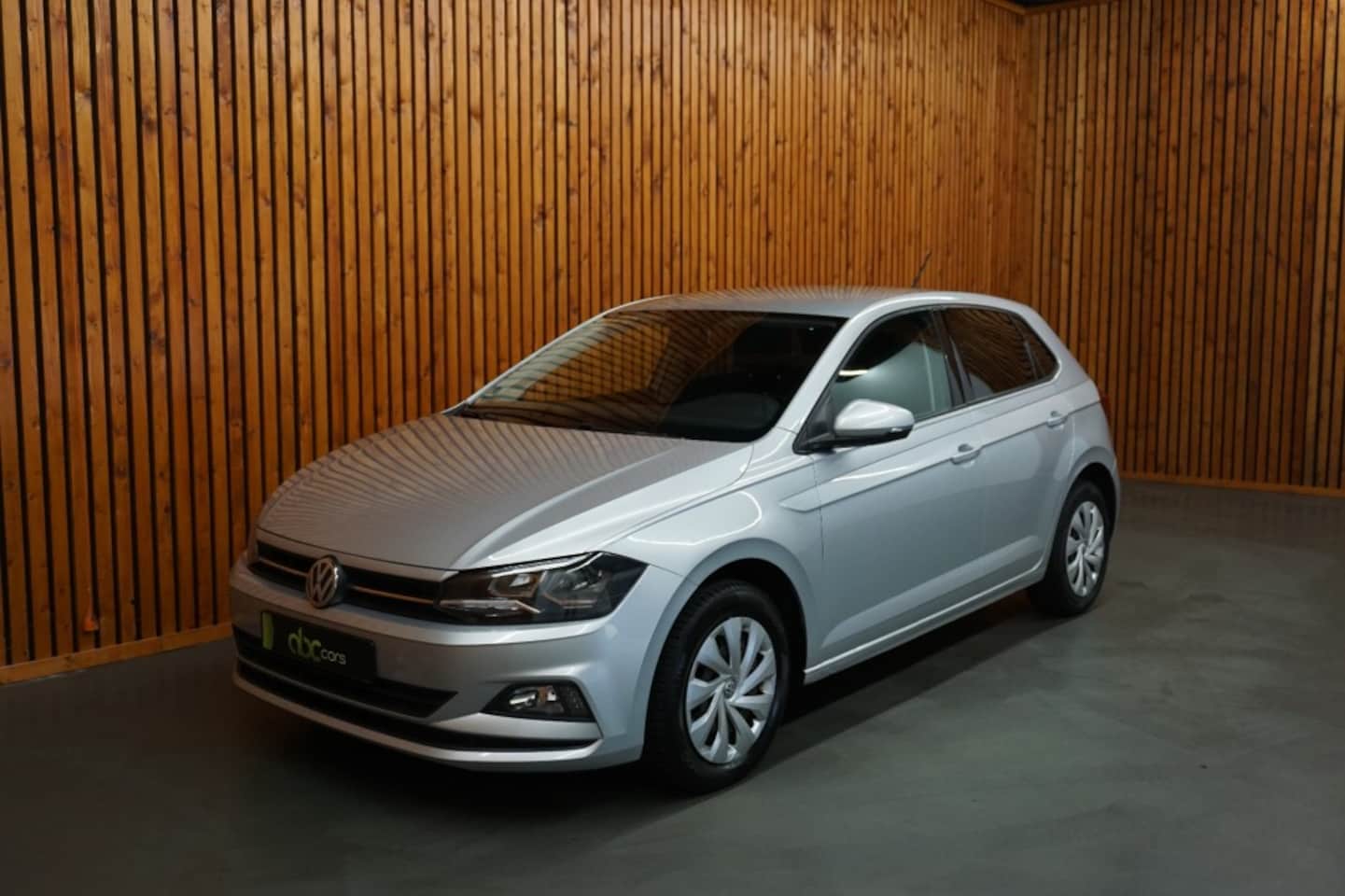 Volkswagen Polo - 1.0 TSI COMFORTLINE / Navigatiesysteem / Apple Carplay / ACC - AutoWereld.nl