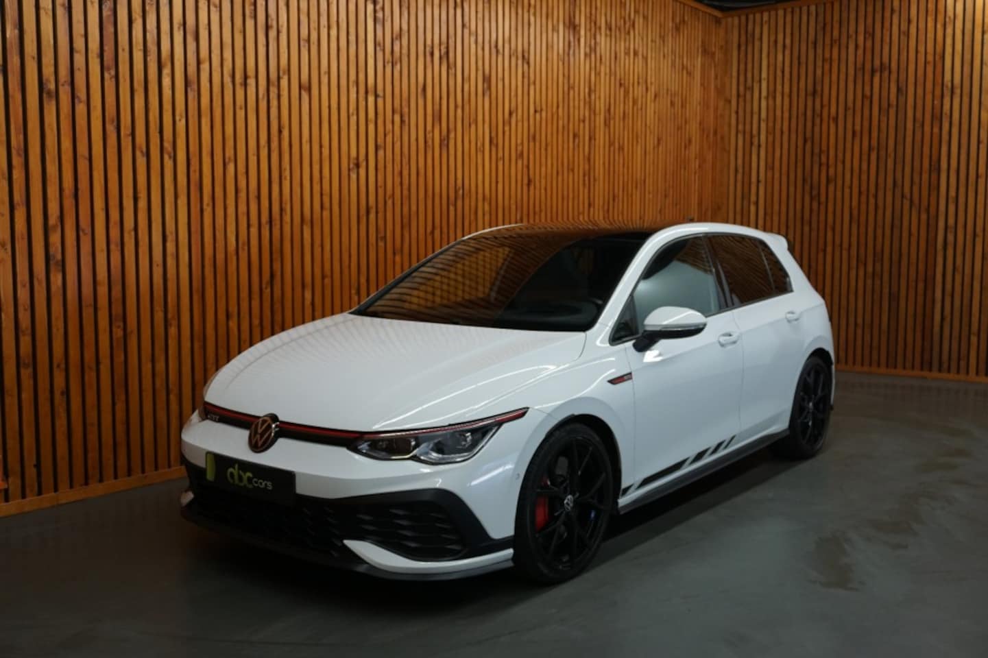Volkswagen Golf - 2.0 TSI GTI Clubsport / Panoramadak / Heads-up Display / Stoelventilatie - AutoWereld.nl