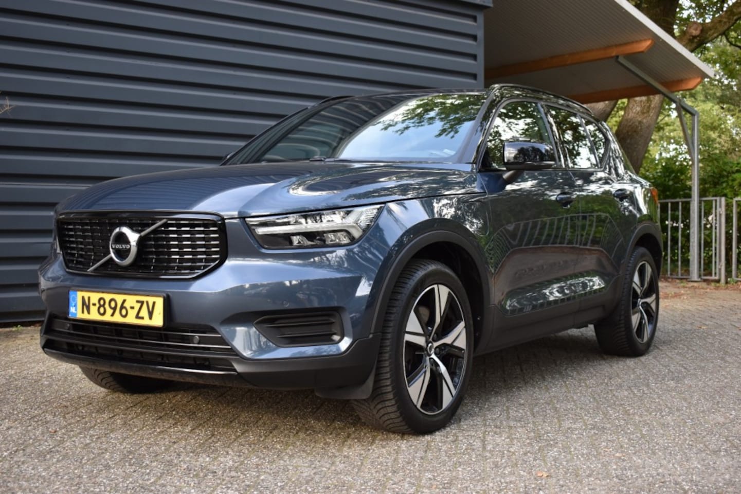 Volvo XC40 - 1.5 T5 RECHARGE  R-DESIGN!!!BJ 2022!!360 CAMERA!!132KW!!AUTOMAAT!!22894 EURO!! - AutoWereld.nl