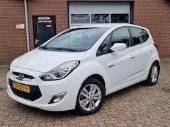 Hyundai ix20 - 1.4i Go Airco NL-auto Cruise control Navi Camera Trekhaak
