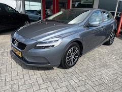Volvo V40 - 2.0 T2 122PK Momentum 122 PK Camera Trekhaak Ledkoplampen