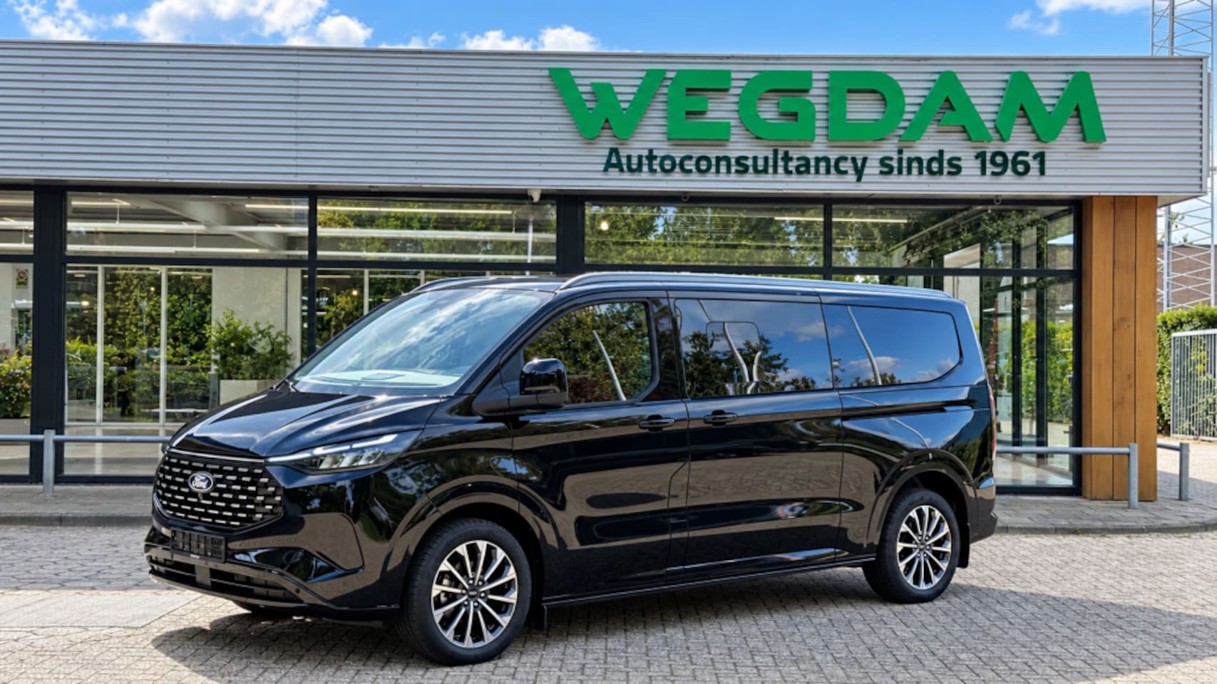 Ford Tourneo Custom - 2.5 PHEV 340 L2 TITANIUM X 8p FULL OPTIONS! VIP bus - AutoWereld.nl