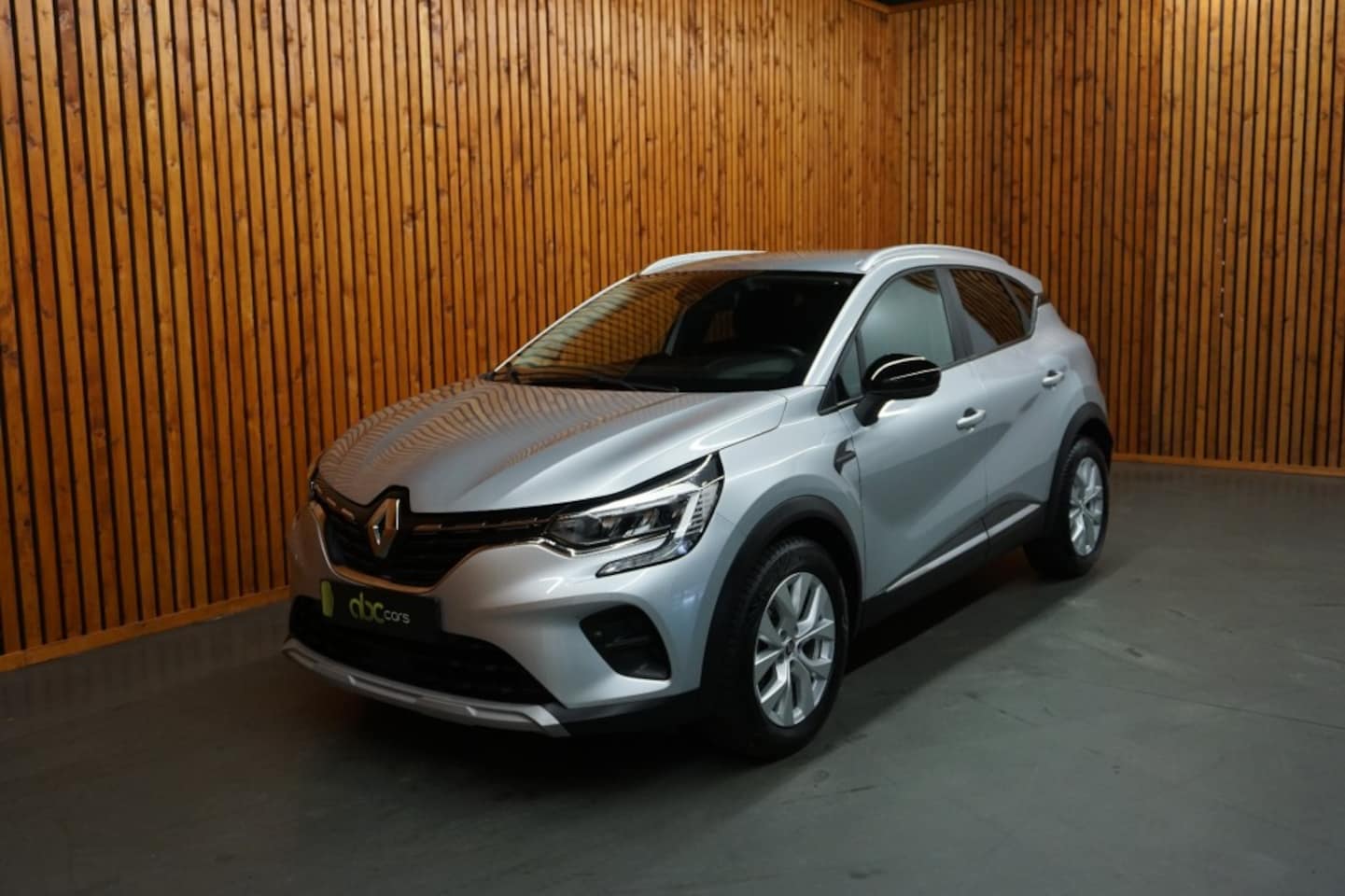 Renault Captur - 1.3 TCE 140 ZEN AUTOMAAT AIRCO  NAVIGATIE - AutoWereld.nl