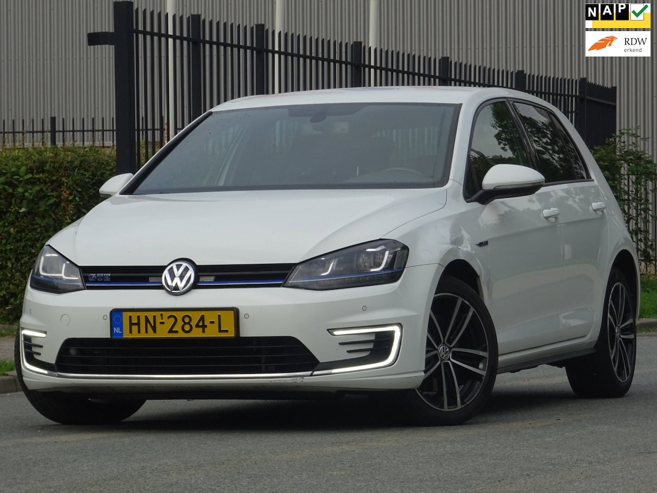 Volkswagen Golf - 1.4 TSI GTE DSG 5DRS NAP/NAVI/AC/CRUISE/PDC - AutoWereld.nl