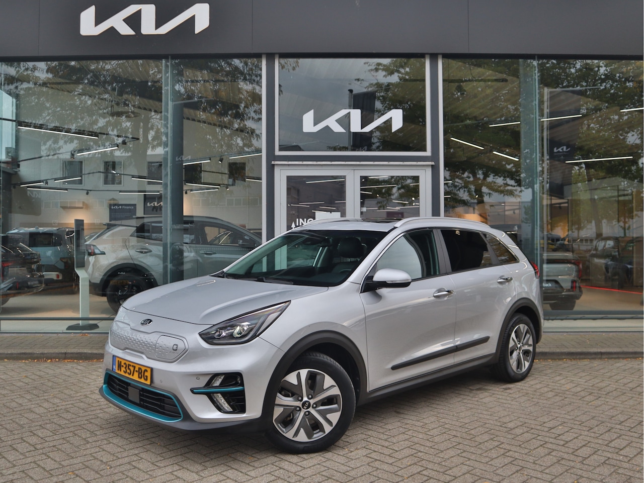 Kia e-Niro - DynamicPlusLine 64 kWh | Stoelverwarming | Schuifdak | Trekhaak | LED | tot 10 jaar Garant - AutoWereld.nl