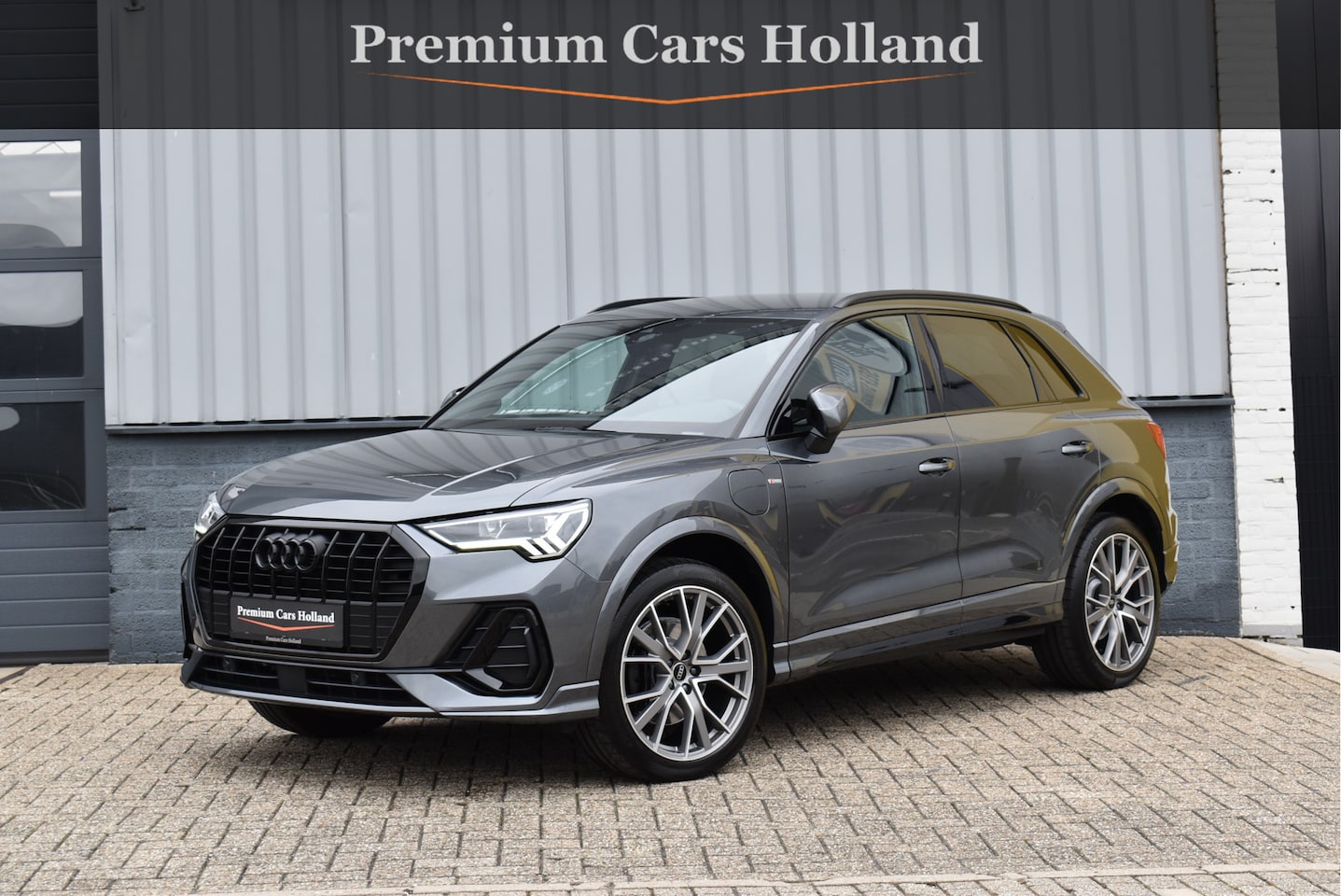 Audi Q3 - 45 TFSI e S-Line 245 Pk SOH 94% Rood Stiksel Leder Matrix Navi Keyless Sonos Camera ACC 20 - AutoWereld.nl