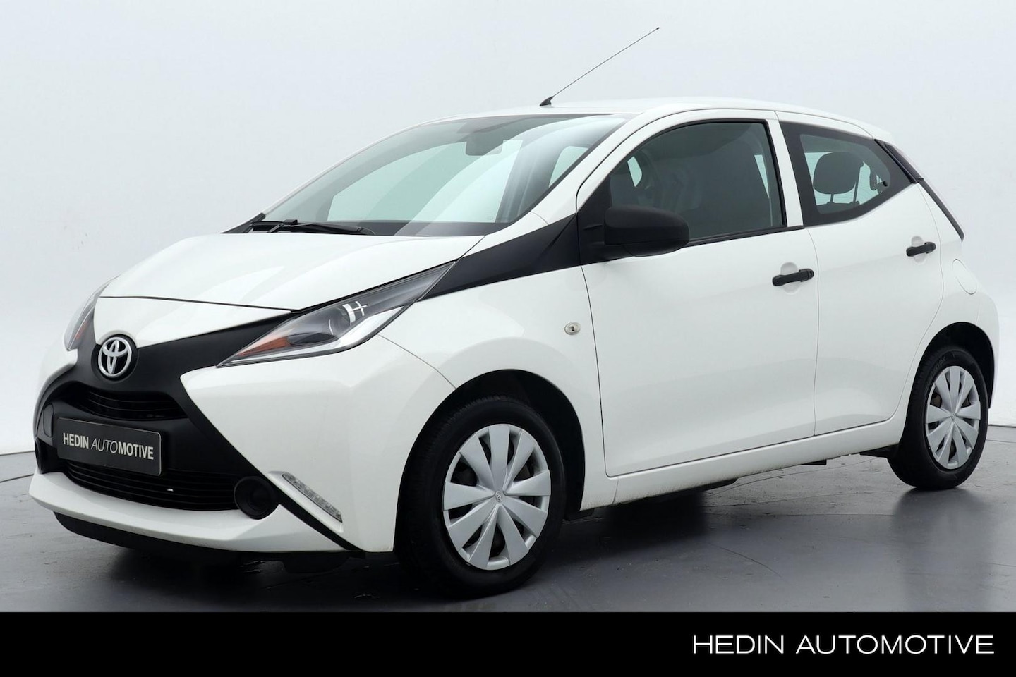 Toyota Aygo - 1.0 VVT-i x-now | Airco - AutoWereld.nl