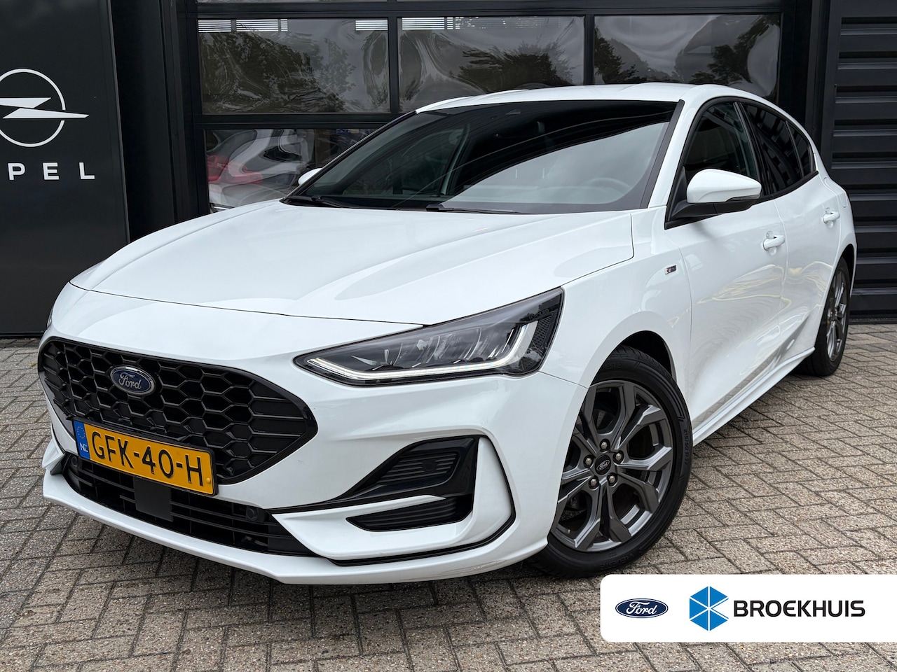 Ford Focus - 1.0 Hybrid 125 PK ST Line | NAVIGATIE + APPLE CARPLAY/ANDROID AUTO| PARKEERSENSOREN V+A| F - AutoWereld.nl