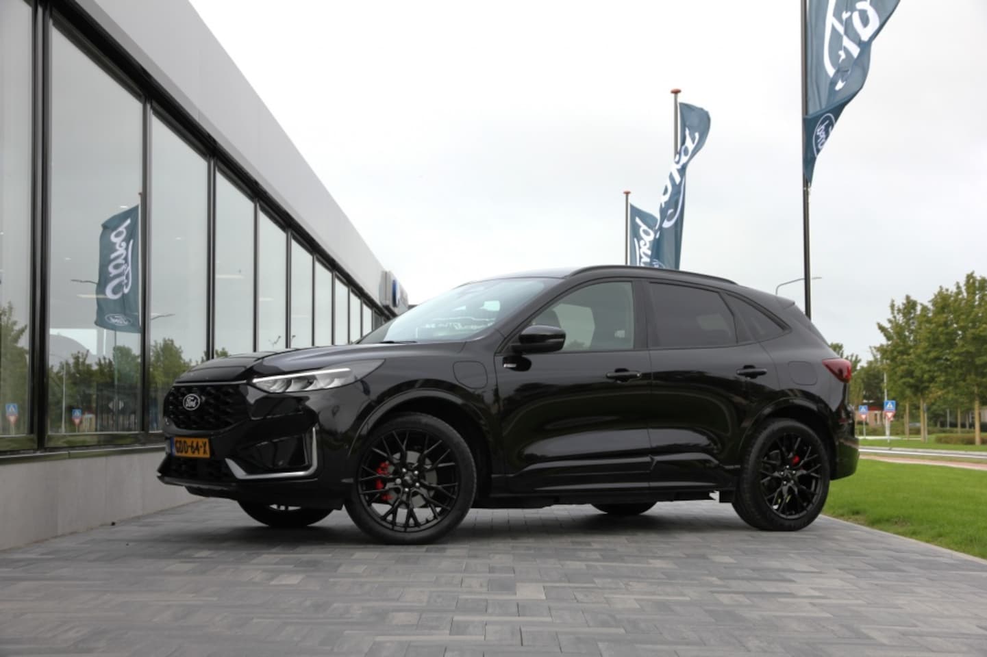 Ford Kuga - 2.5 PHEV 243pk e-CVT ST-Line X - AutoWereld.nl