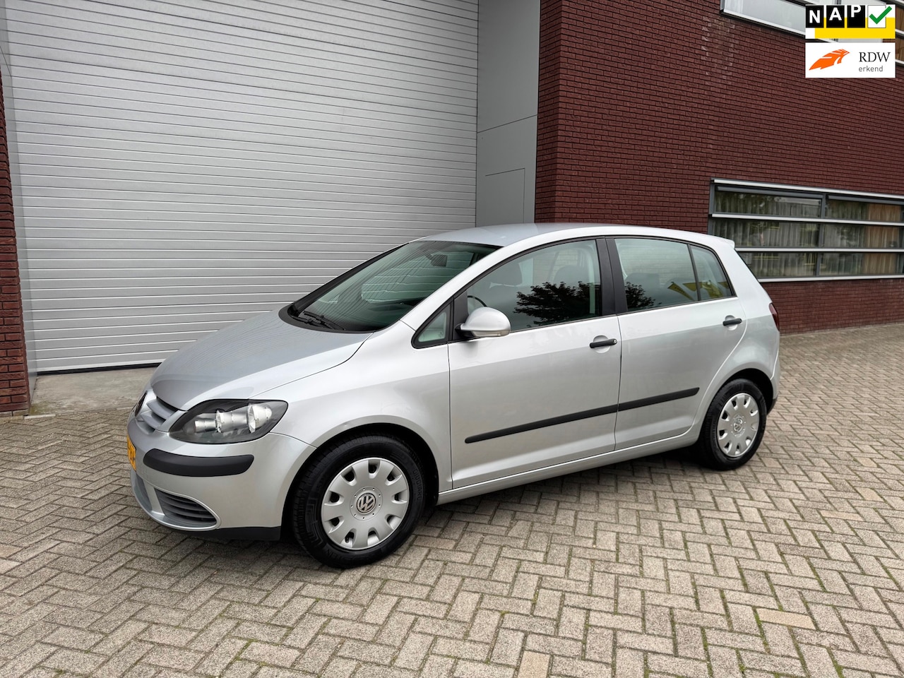 Volkswagen Golf Plus - 1.6 FSI Comfortline Business Airco Isofix Trekhaak - AutoWereld.nl