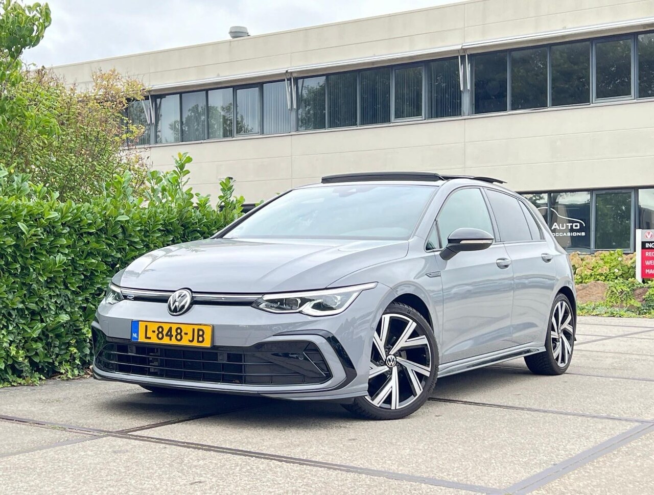 Volkswagen Golf - 1.5 eTSI R-Line |PANO|ADAPTIVE|CARPLAY|STOEL+STUURVERW|DEALER ONDERHOUDEN| - AutoWereld.nl