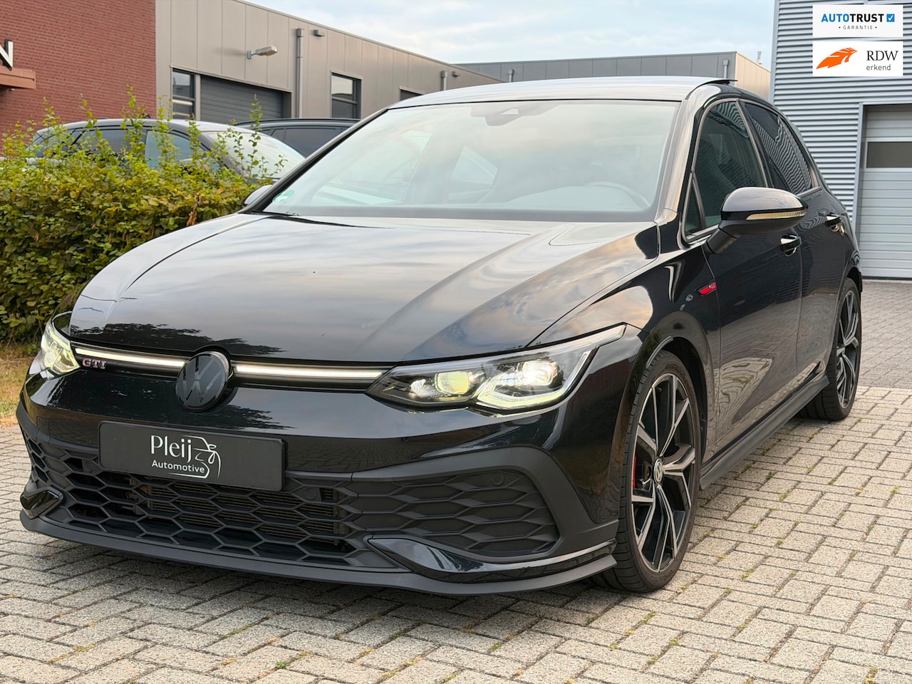 Volkswagen Golf - 2.0 TSI GTI|Pano|300 pk - AutoWereld.nl