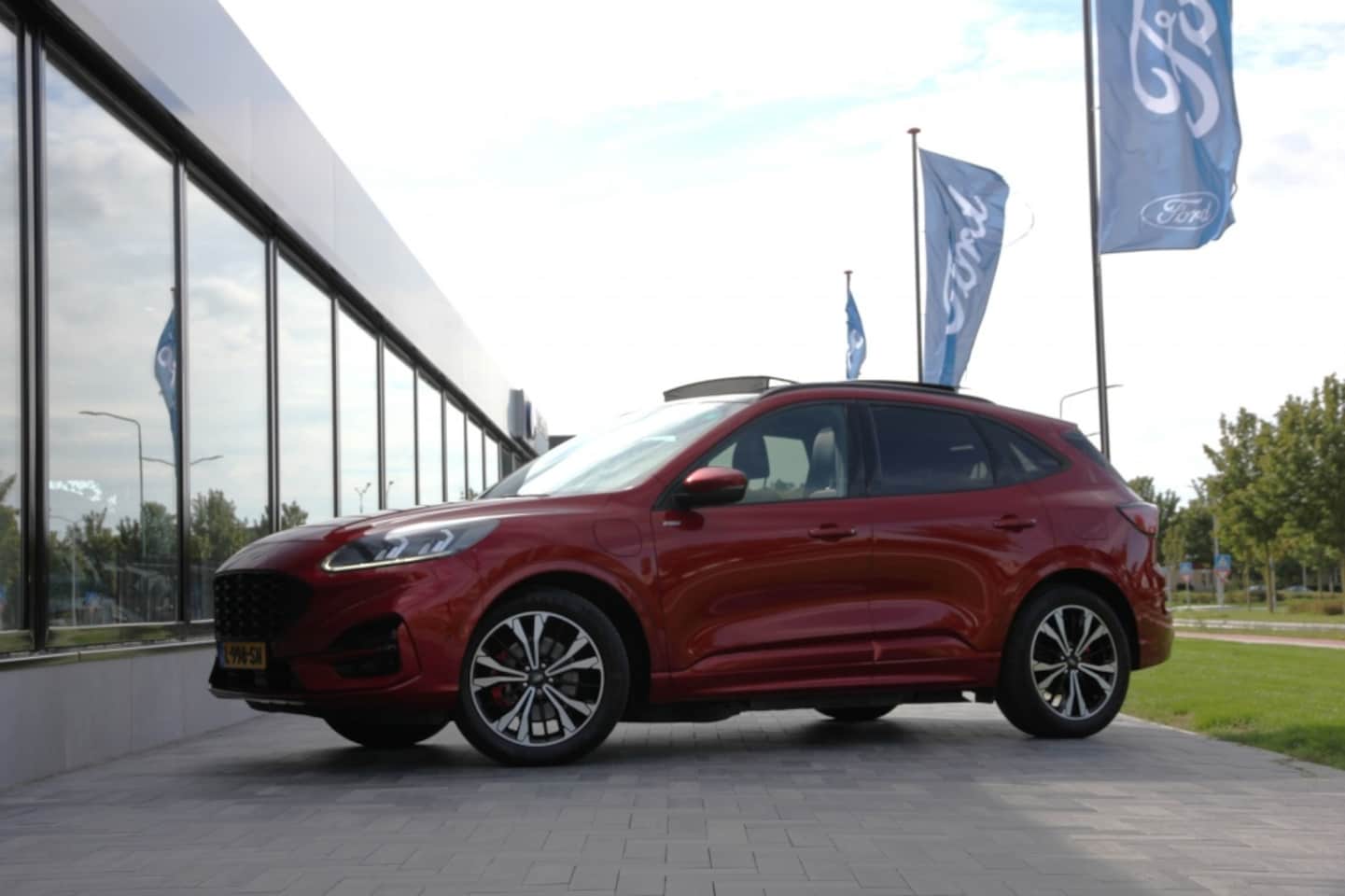 Ford Kuga - 2.5 PHEV e-CVT 225pk ST-Line X - AutoWereld.nl