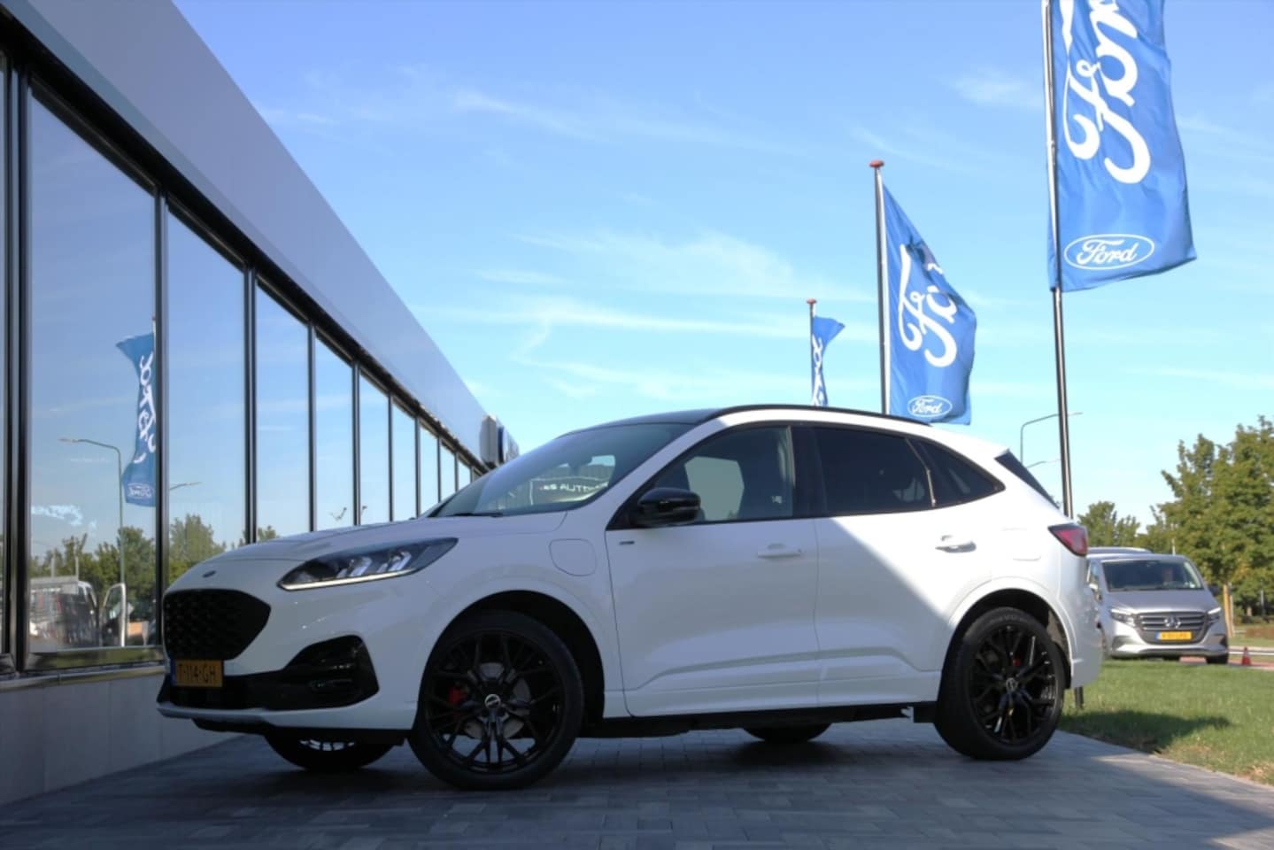 Ford Kuga - 2.5 PHEV e-CVT 225pk - AutoWereld.nl