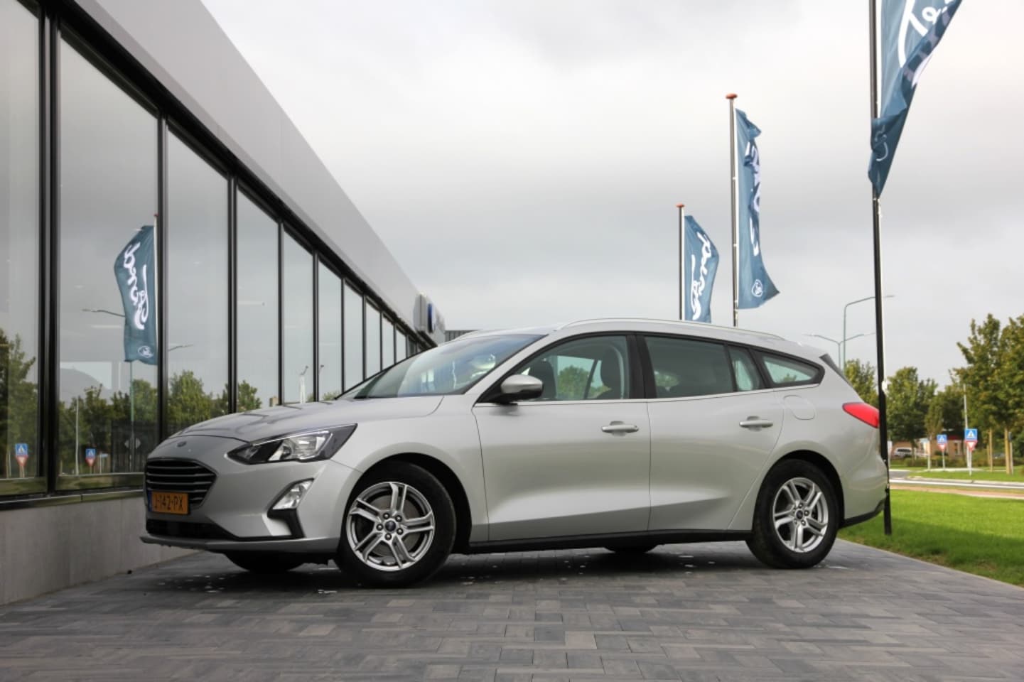 Ford Focus Wagon - 1.0 EcoBoost Trend Edition Business 1.0 EcoBoost 100pk Trend Edition Business - AutoWereld.nl