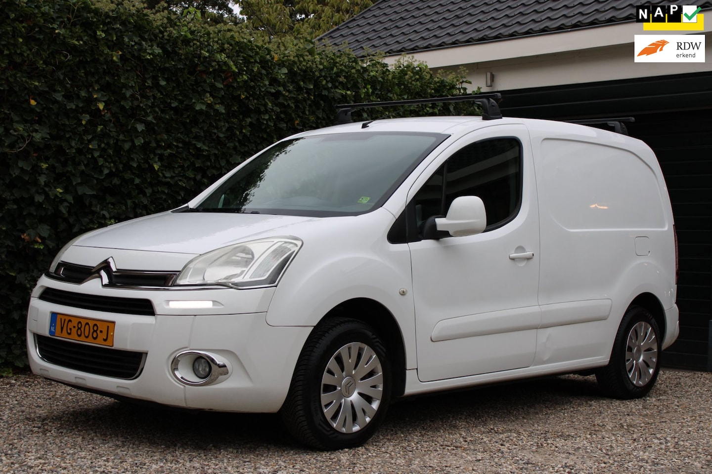 Citroën Berlingo - 1.6 e-HDI 500 Club Economy | EX BTW | Nieuwe APK | N.A.P. | Trekhaak - AutoWereld.nl
