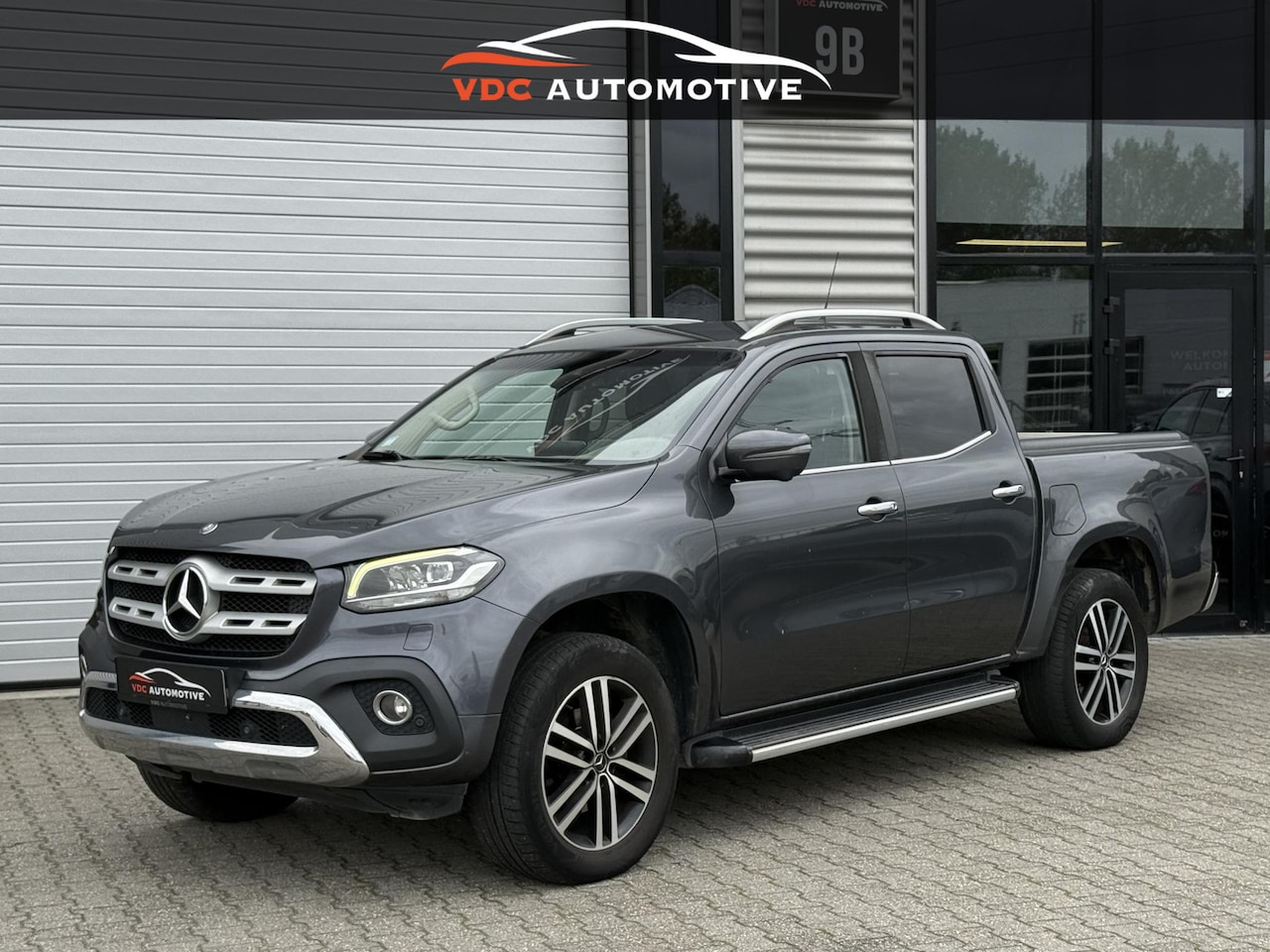 Mercedes-Benz X-klasse - 250d 4M Trekhaak | DAB | 360 Camera | Keyless | Comand | Rotgsgrijs - AutoWereld.nl