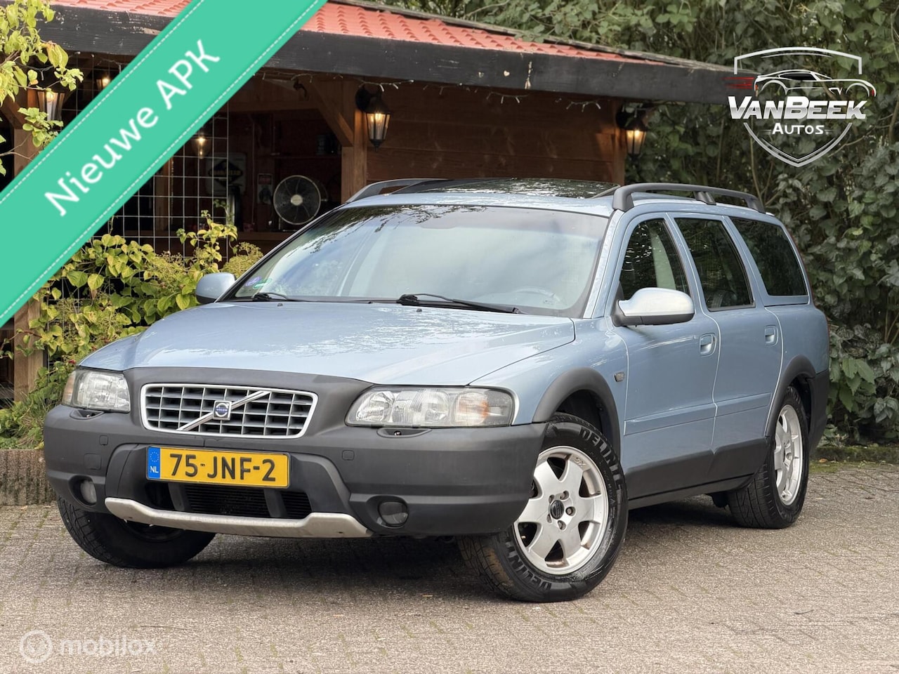 Volvo V70 XC - 2.4 T AWD Cross Country Nieuwe APK - AutoWereld.nl