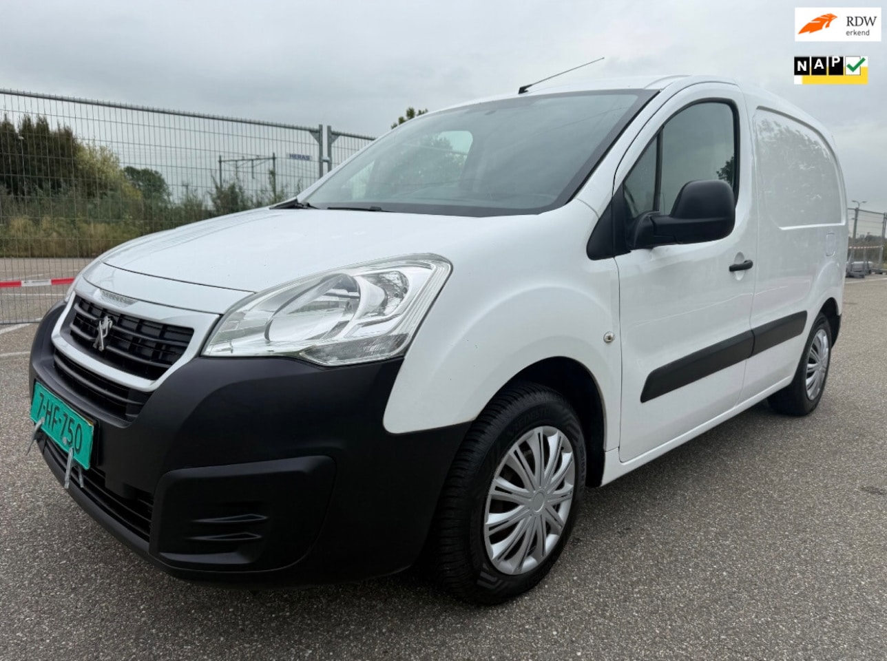 Peugeot Partner - 120 1.6 HDi 75 L1 XR Airco Trekhaak Nap - AutoWereld.nl