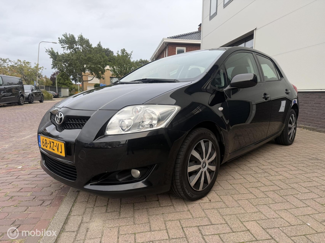 Toyota Auris - 1.6-16V Sol Business AUTOMAAT/NAVI/CRUISE/TREKHAAK - AutoWereld.nl
