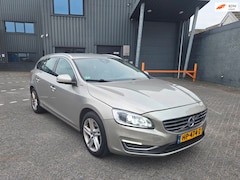 Volvo V60 - 2.4 D6 Twin Engine R-Design 4wd Trekhaak Navi