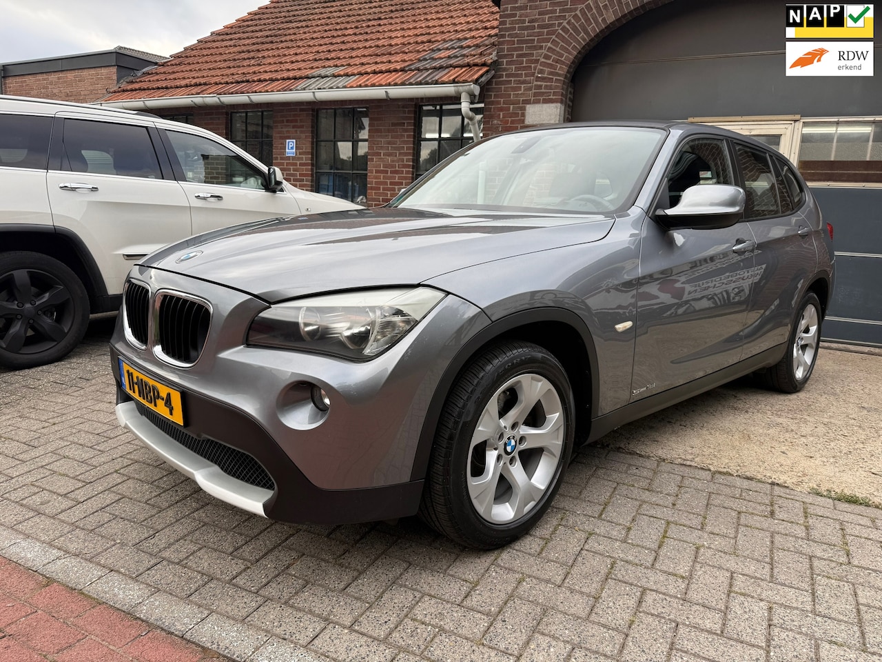 BMW X1 - SDrive18i I CLIMA I CRUISE I AUTOMAAT I - AutoWereld.nl