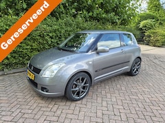 Suzuki Swift - 1.5 Exclusive Nwe velgen en nwe banden