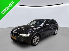 BMW 3-serie Touring - 318i NL-AUTO | PANODAK | PDC | Curved Display
