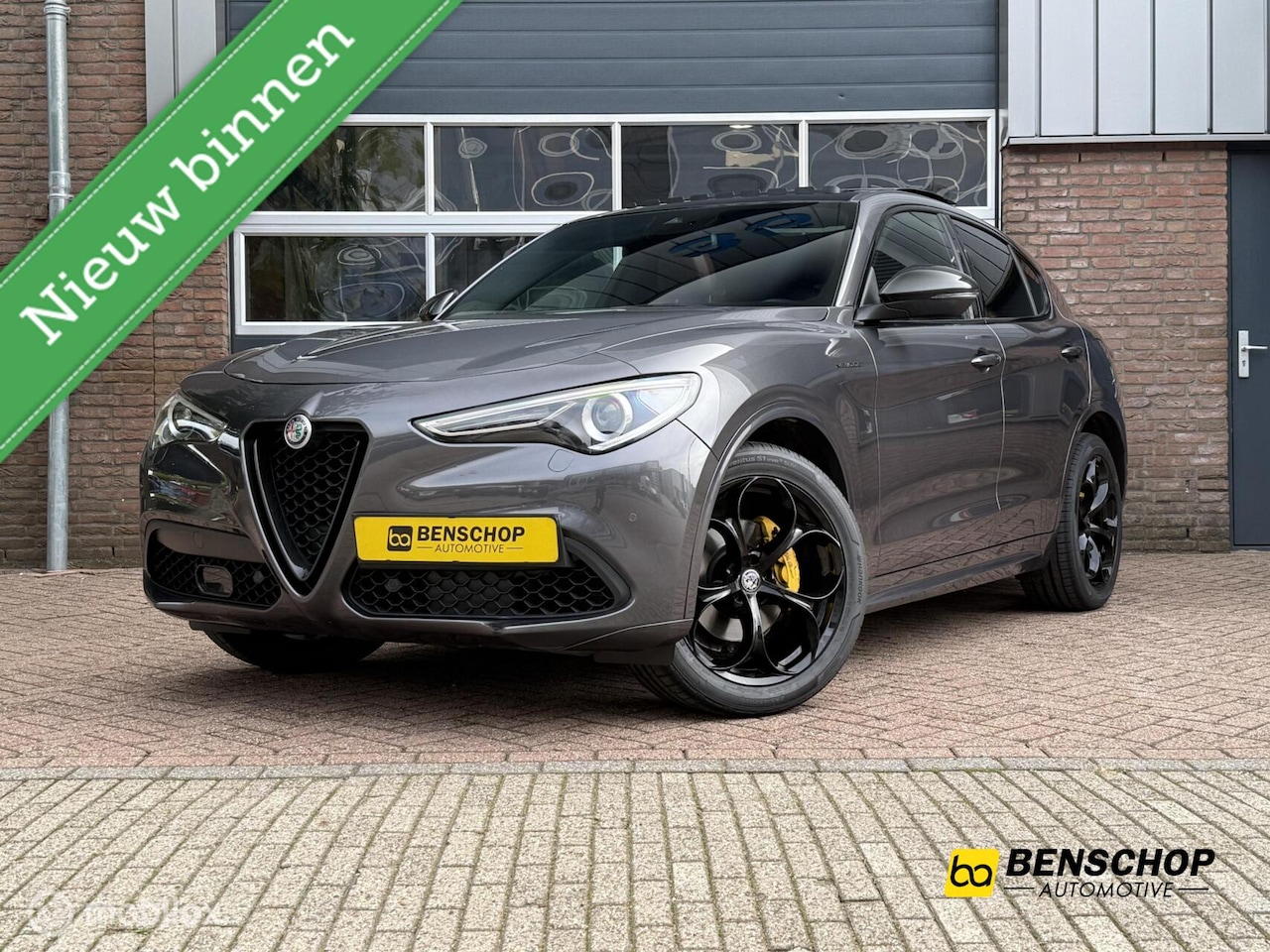 Alfa Romeo Stelvio - 2.0 T AWD Veloce Panodak Leer Navi Carplay Camera Harman Kardon Trekhaak - AutoWereld.nl