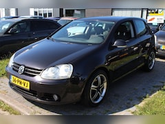 Volkswagen Golf - 2.0 FSI Sportline 150PK Dagtopper Nu: €2.495, - APK Nov 2027 Navigatie Climate Cruise LM-V
