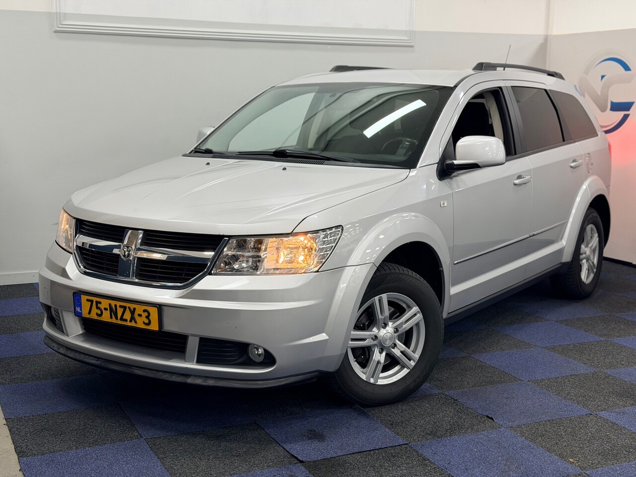 Dodge Journey - 2.4 SXT Business Edition / 7 ZITTER / DEALER ONDERHOUDEN / NETTE AUTO - AutoWereld.nl