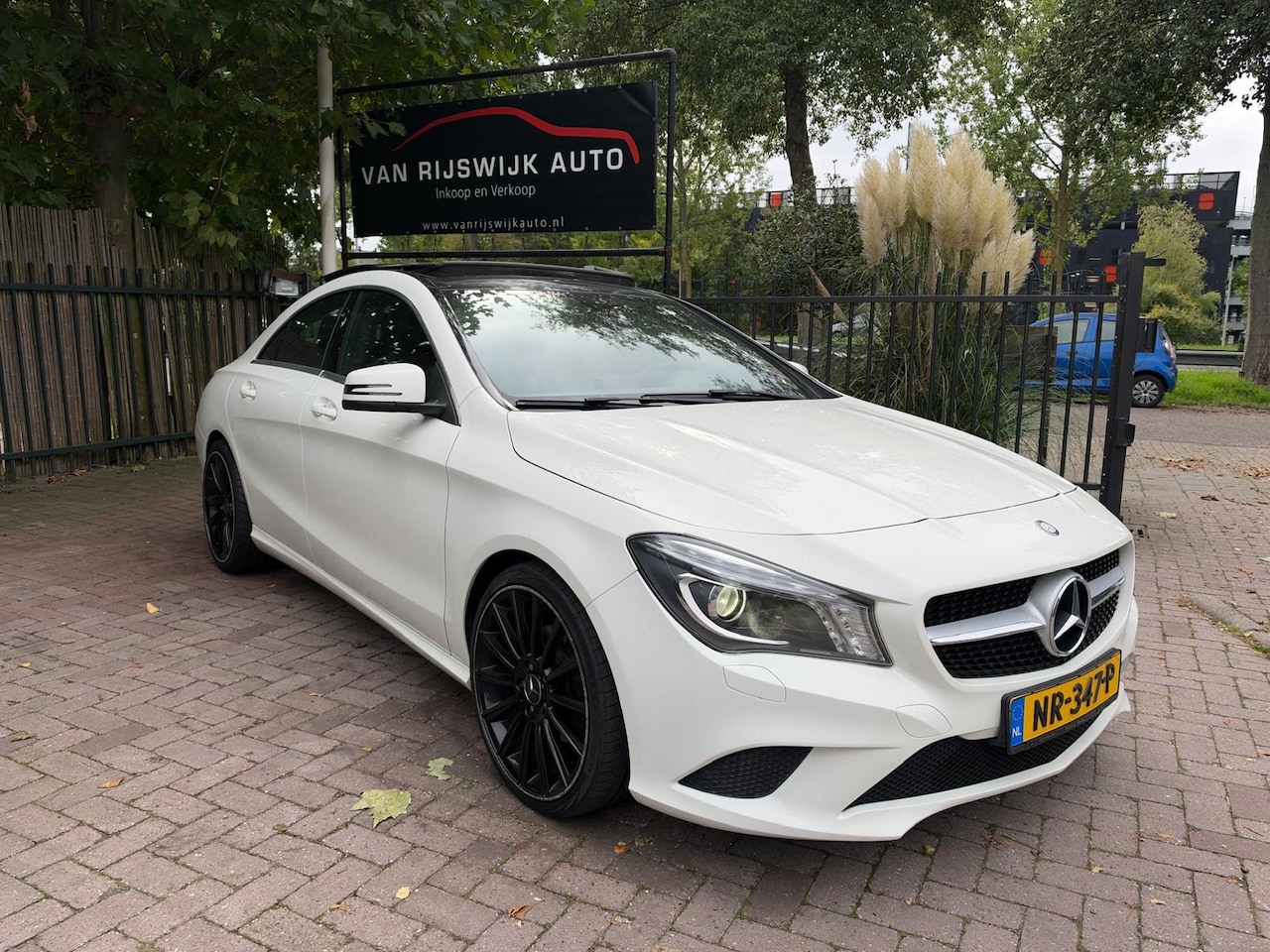 Mercedes-Benz CLA-Klasse - 180 Ambition Xenon Pano Amg Nav Airco - AutoWereld.nl
