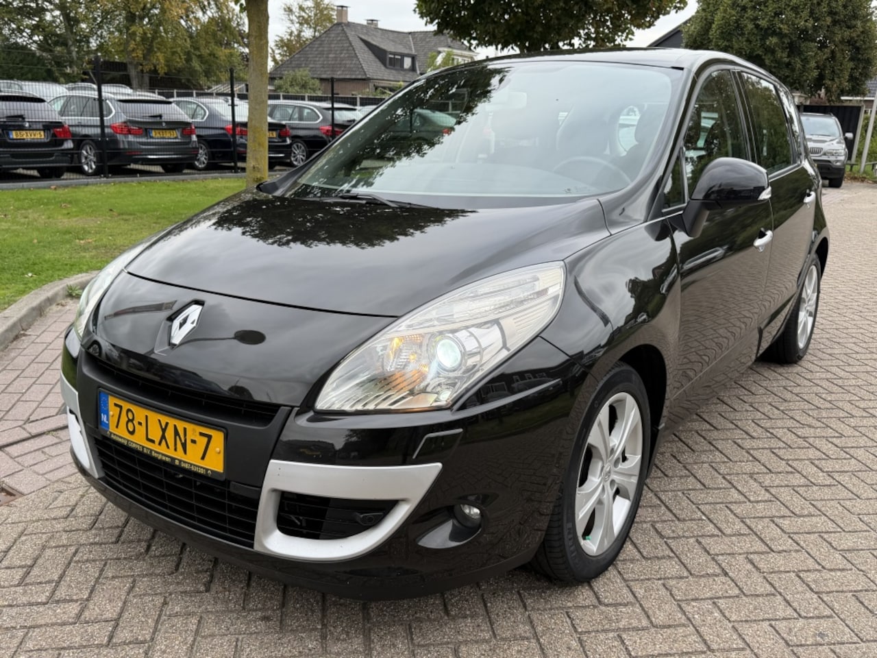 Renault Scénic - 2.0 Dynamique Automaat 121.000 KM Xenon Navi - AutoWereld.nl