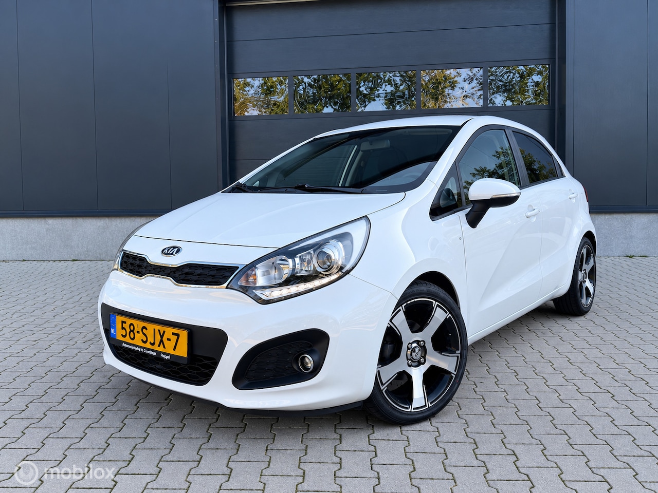 Kia Rio - 1.2 CVVT Plus Pack Airco I NW APK I NAP I Trekhaak - AutoWereld.nl