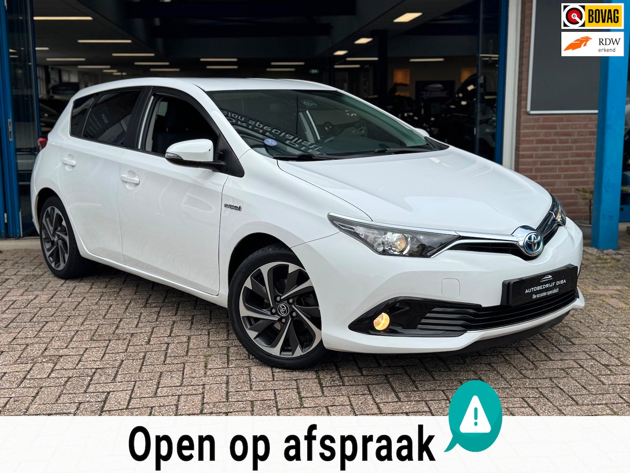 Toyota Auris Touring Sports - 1.8 Hybrid Active AUT NAVI NAP! - AutoWereld.nl