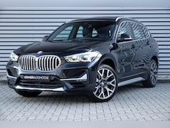 BMW X1 - sDrive20i Orange Edition | Panoramadak | Head-up | Camera | DAB |