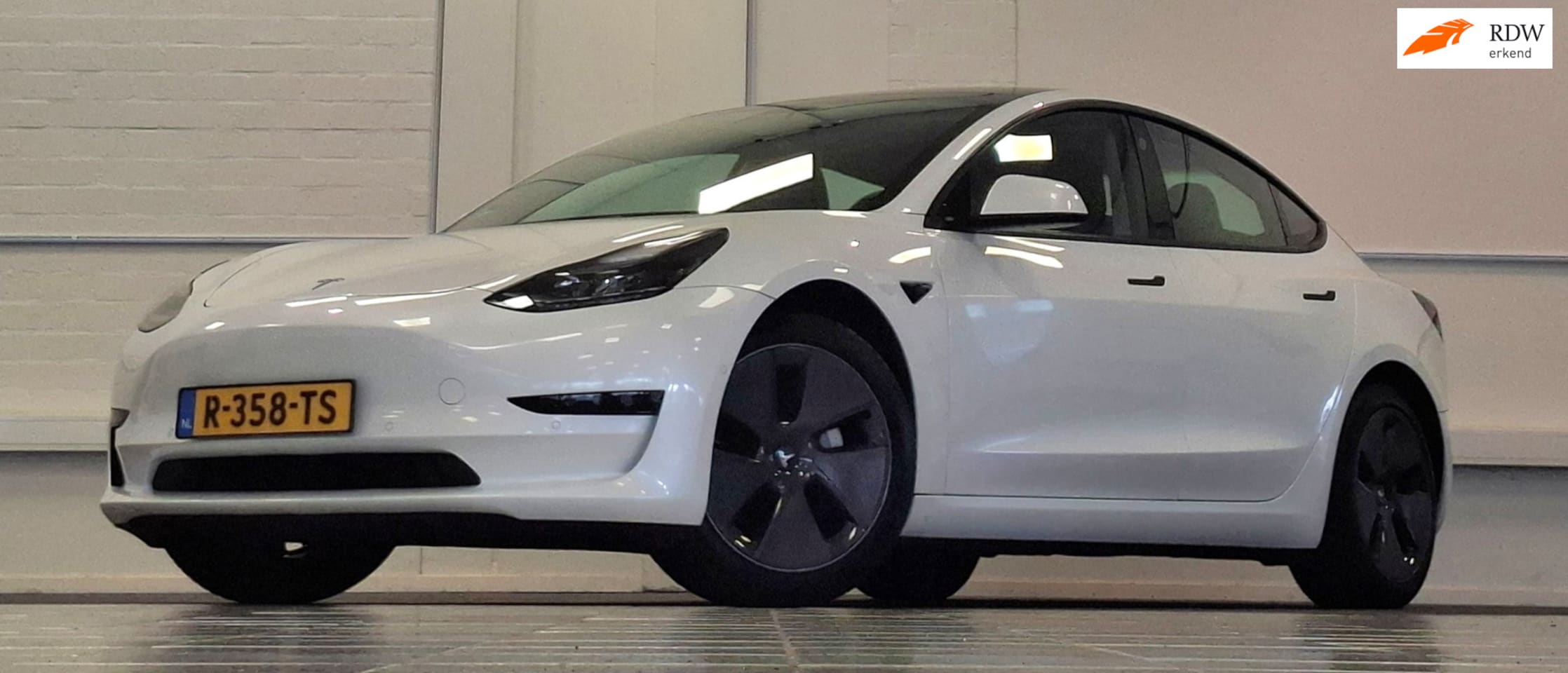 Tesla Model 3 - Standard RWD Plus 60 kWh Faceflift - AutoWereld.nl